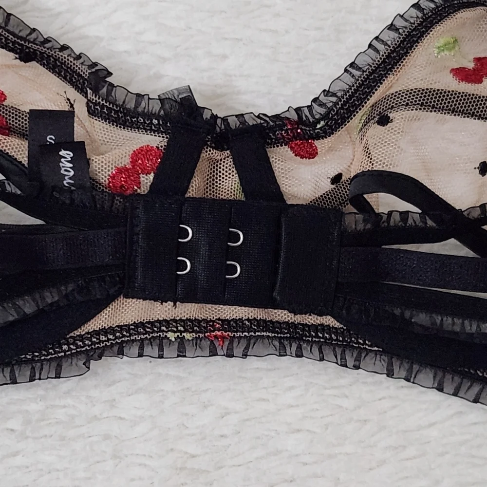 Neq!For Love and‎ Lemons Cherry Embroidered Bra